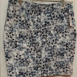 Jean floral skirt NBW NWT